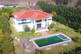 Silivri Fener Mahallesi Müstakil Havuzlu Villa